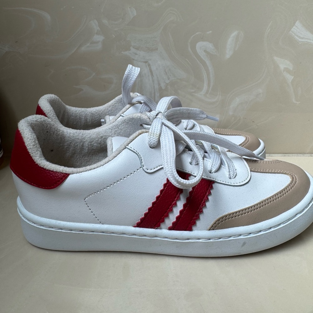Stylish White and Red Women's Sneakers